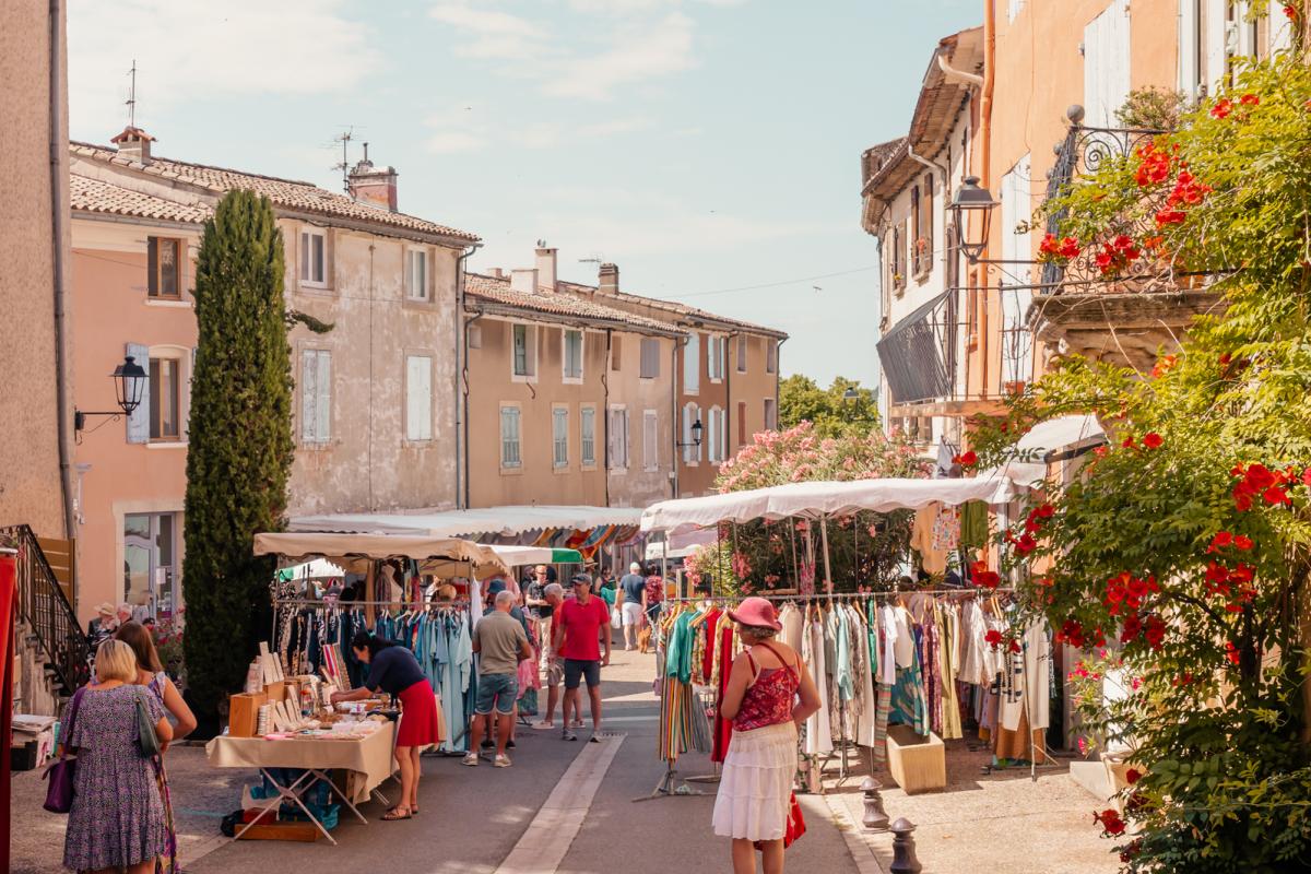 Les Marchés de Provence  Die provenzalischen Märkte  - Gites et maison de vacances